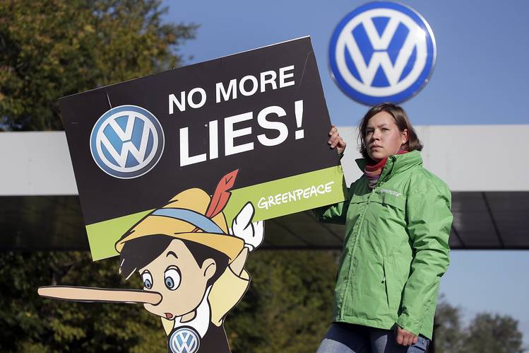 Skandali i Volkswagen: A po i mbron BE qytetar&euml;t e saj nga d&euml;mi i shkaktuar?