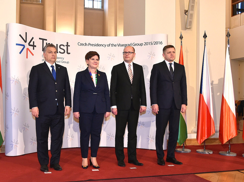 Vendet e Vishegradit paralajmërojnë një plan alternativ për trajtimin e krizës së refugjatëve